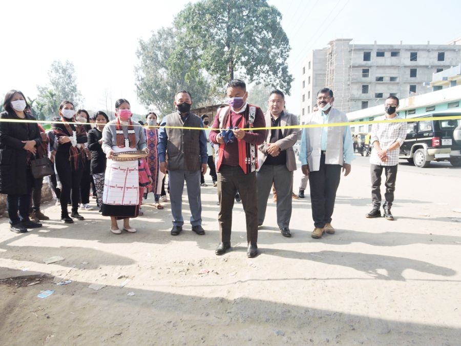 Zakabo V Rotokha (NCS), Managing Director, NHHDC Ltd inaugurating the State Handloom Expo at Urban Haat, Dimapur on January 10. (Photo Courtesy: NHHDC Ltd)